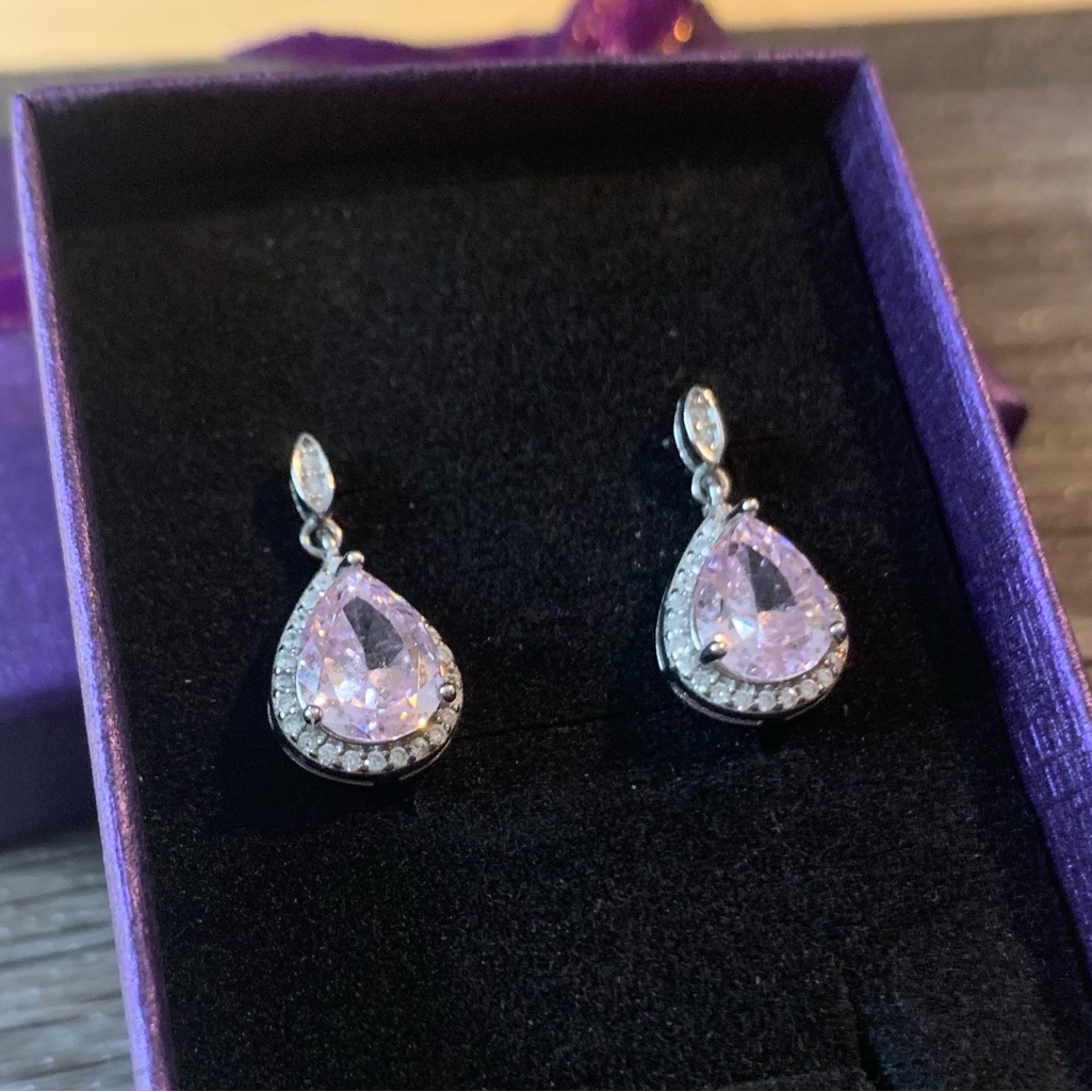 Elegant Teardrop Crystal Drop Earrings 10$